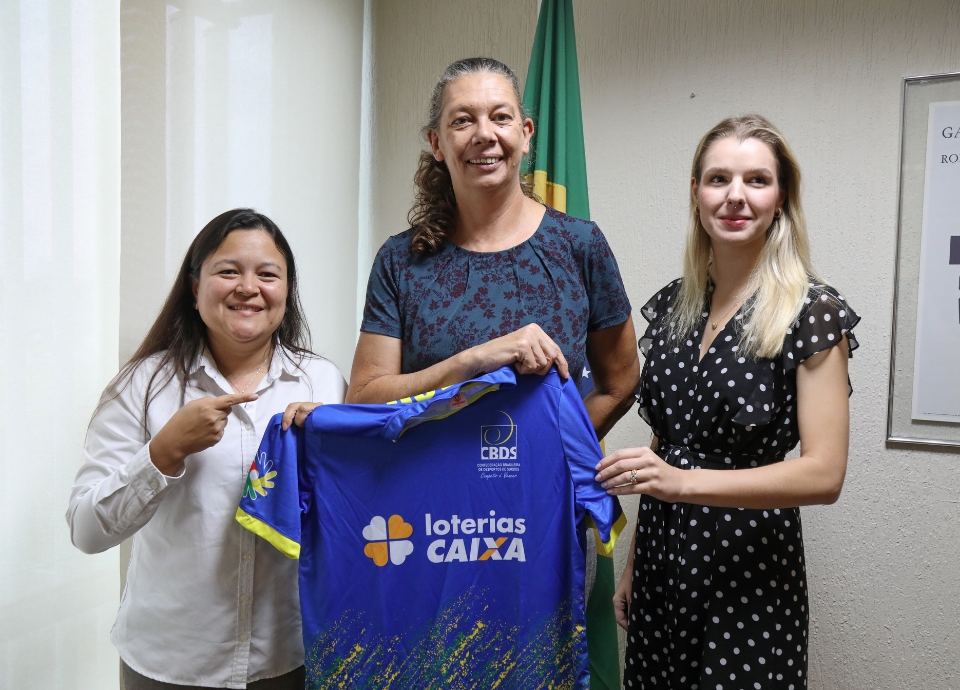 Diana Kyosen se reúne com Ana Moser, ministra do Esporte, em Brasília